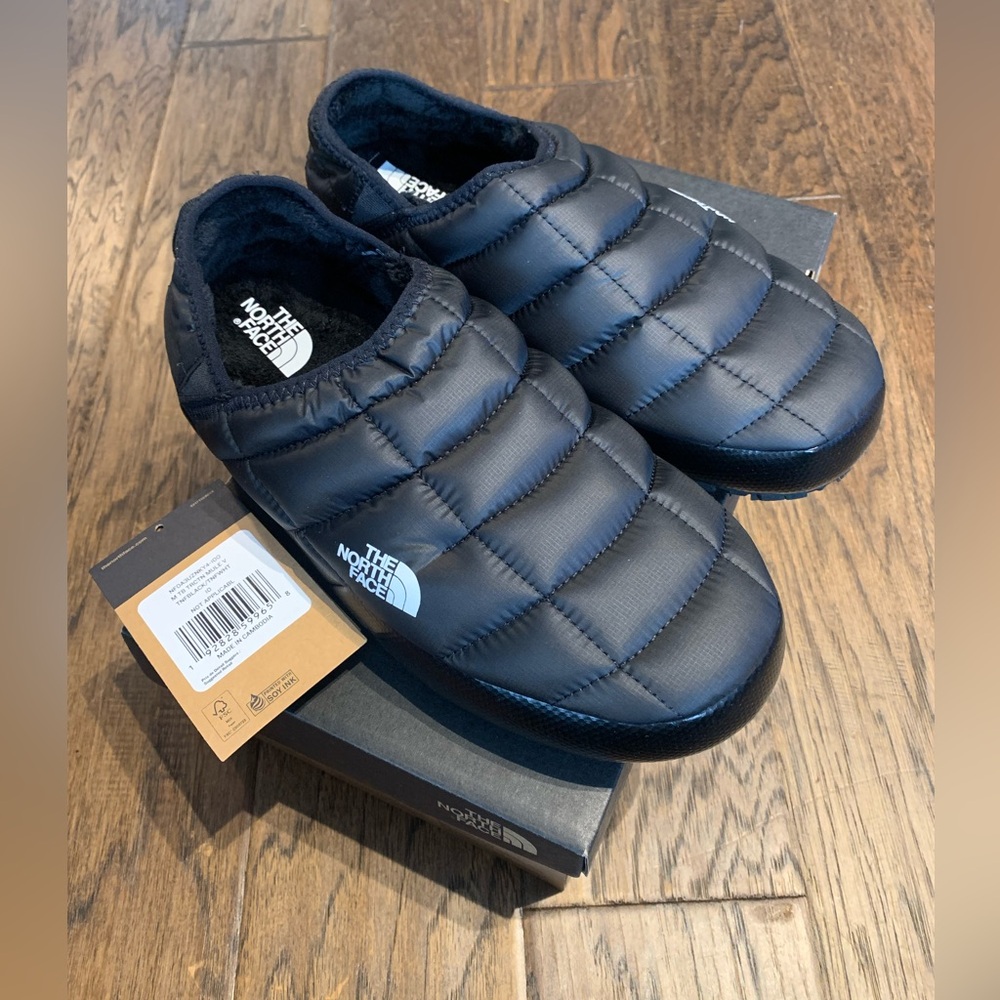 NORTH FACE MULES SIZE 11